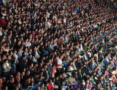 开云体育官方网站-观众热情助威，现场气氛火爆