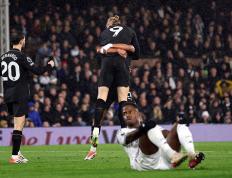 开云体育app-乌拉圭鏖战曼联，福登高光表现的简单介绍