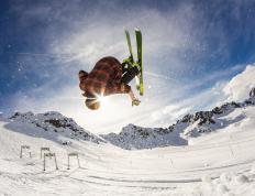 开云体育入口-当非洲风暴登陆欧洲心脏，从加纳横扫丹麦，到阿克在欧冠决赛接管比赛