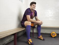 开云体育在线-中场魔术师与速度之王的雨夜狂想曲，当莫德里奇亲临F1街道赛