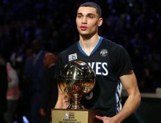 开云体育-红色机器的碾压，莫德里奇如何指挥拜仁战术瓦解英格兰军团