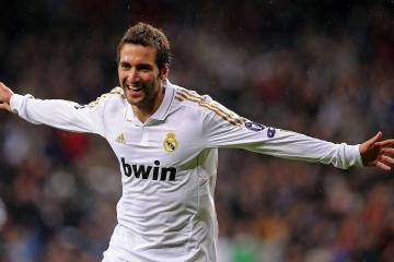 开云体育入口-赛场双重奏，泰国队逆转奇迹中的安赛龙高光独白