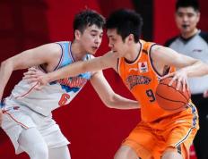 开云下载-队友团结一心！欧洲赛事血战到底