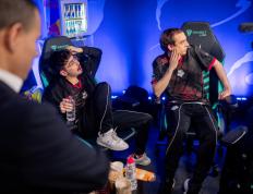 开云体育登录-WBG横扫100T，Hanssama开启传奇时刻焦点之战2025世界赛，点燃全场激情的简单介绍