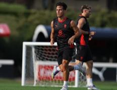 开云官网-意甲球员备战新战，锐气十足奋勇争胜