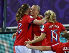 开云体育官方网站-英格兰大胜挪威，晋级形势一片大好