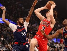 开云APP-快船战胜公牛，小卡独得32分