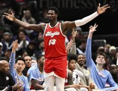 开云体育在线-灰熊主场战胜小牛，莫兰特29分17篮板