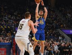 开云体育APP下载-勇士主场大胜掘金，克雷汤普森发挥神勇