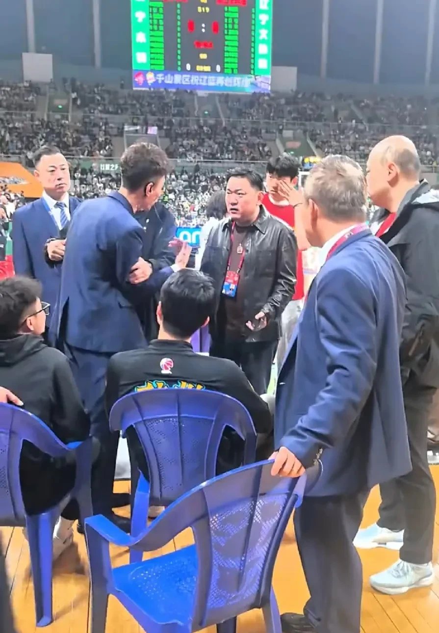 开云体育登录-包含沈阳赛区球迷齐聚一堂，为球队呐喊助威的词条
