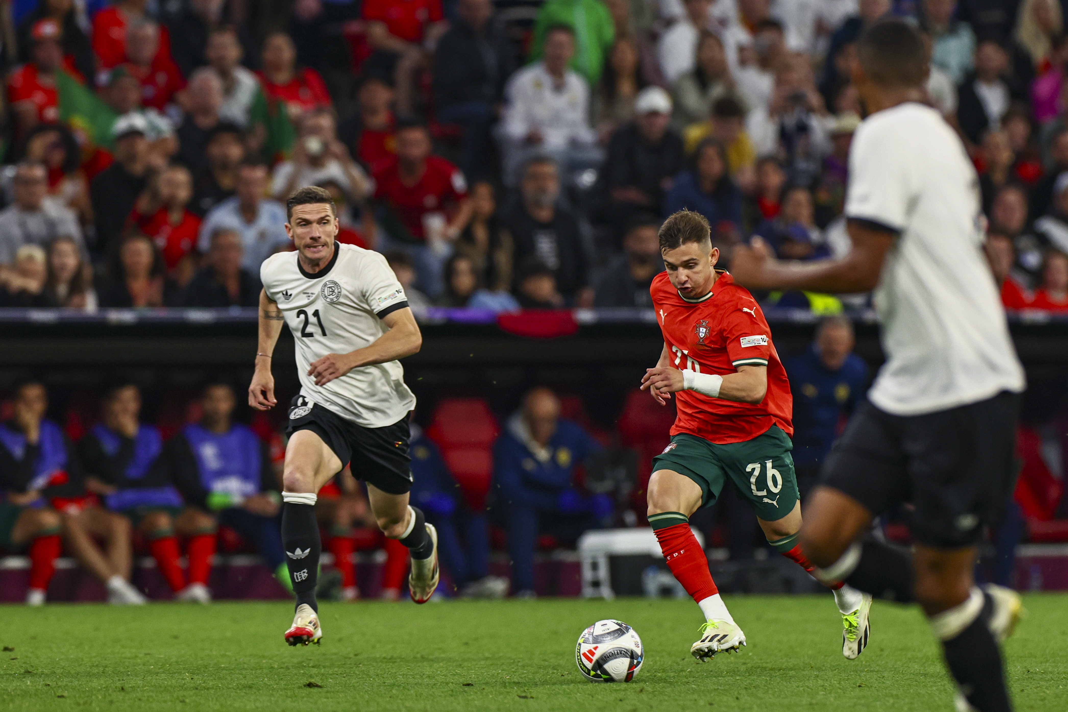 开云体育下载-包含欧国联比赛精彩不断,球场上的对决令人瞩目的词条