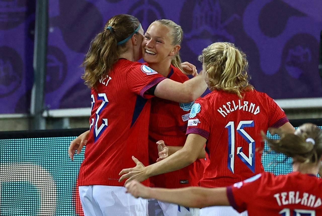 开云体育官方网站-英格兰大胜挪威，晋级形势一片大好