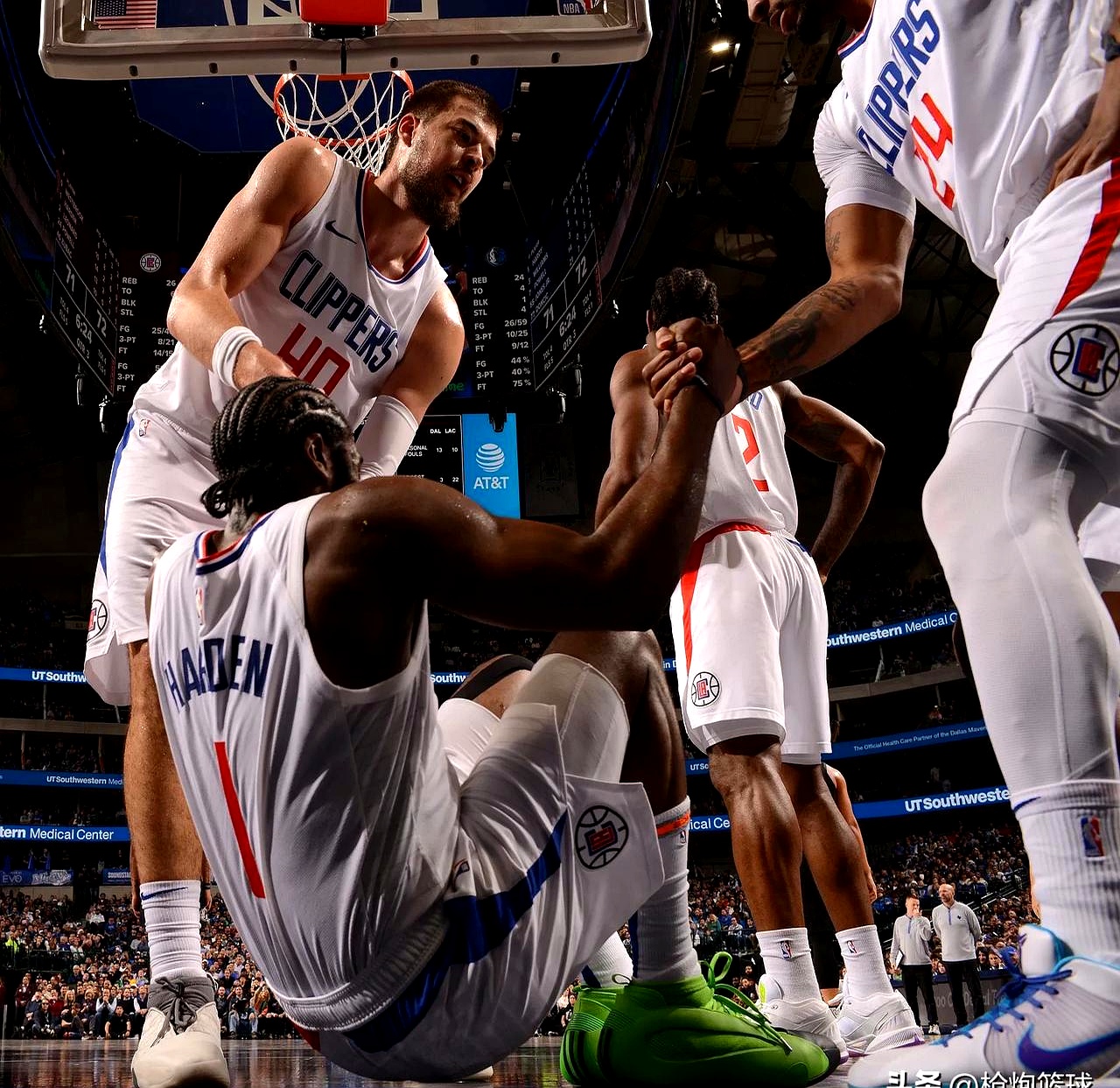 开云体育平台APP-篮网客场击败独行侠,莫里斯贡献关键三分的简单介绍