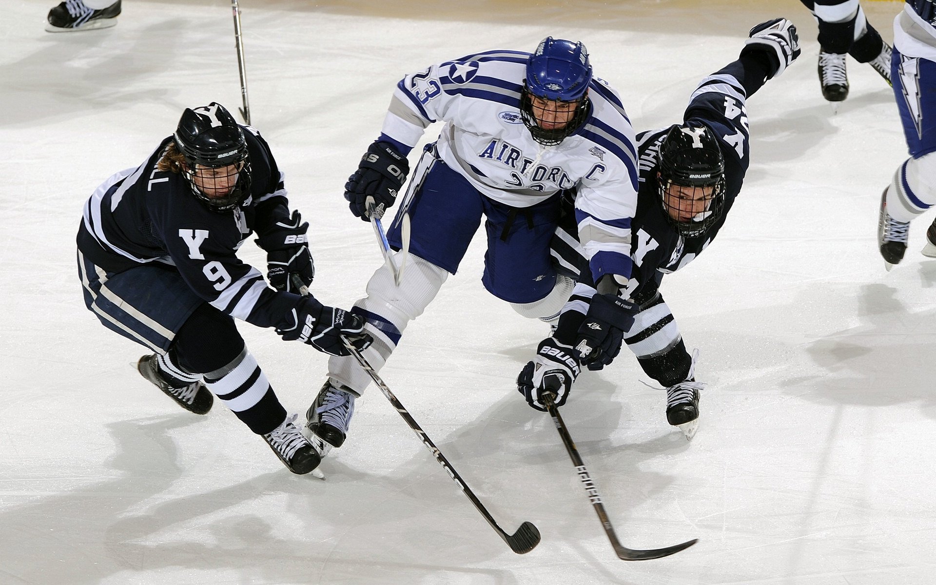 开云体育官网-奥运资格赛爆冷！新西兰全黑战术碾压拜仁式体系，关键战改写巴黎格局